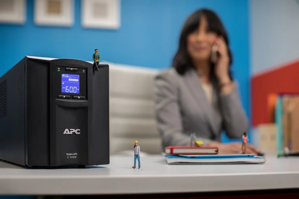 Apc Smart Ups C 1000va Lcd 230v