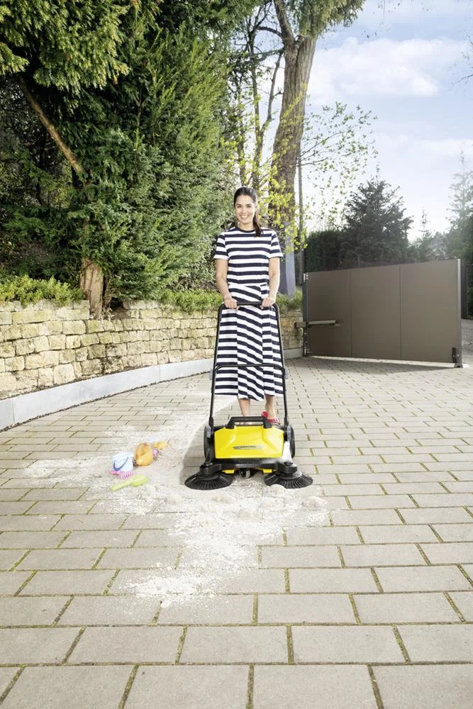 S4 Twin Sweeper Sweeping Machine (Black/Yellow) - Karcher