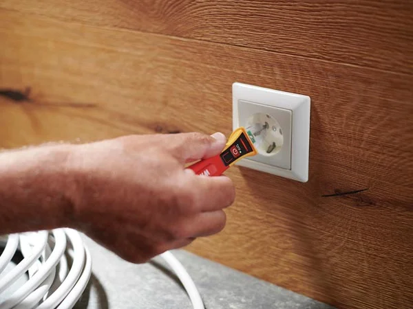 Wiha Single-Pole, Non-Contact Volt Detector, 90-1000 Vac (43798)