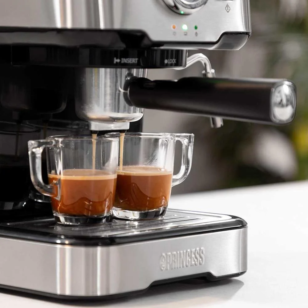 Princess Maquina Cafe Expresso 1100w 20bar 1,5lt .