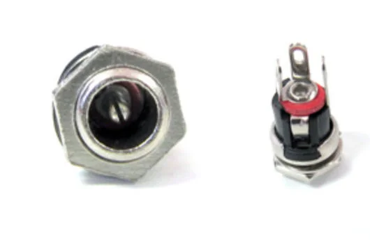 HEMBRA PARA ALIMENTACION CON INTERRUPTOR 2X5.5MM