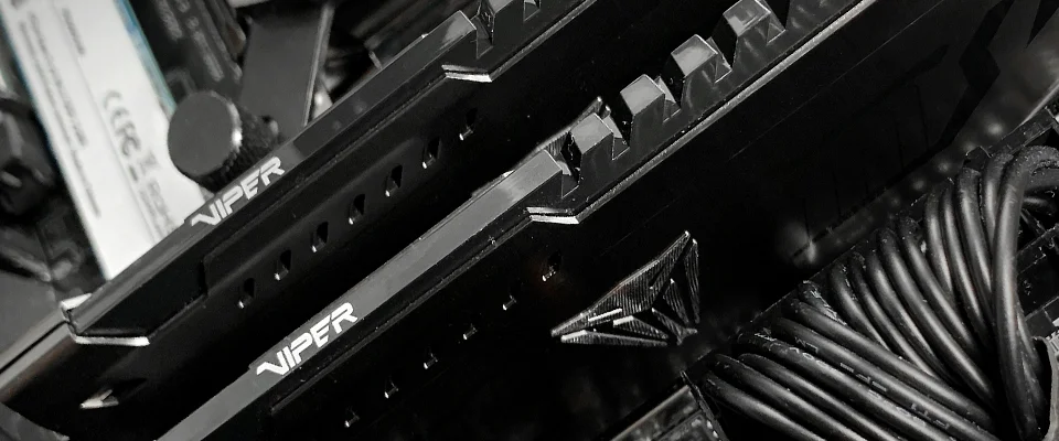 Patriot Memory Viper Steel Pvs432g360c8k, 32 Gb ,.