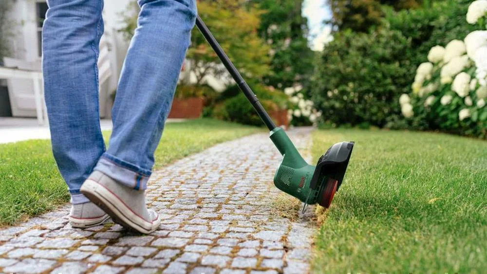 Roçadora Multifunções Bosch Easygrasscut 18v-26 