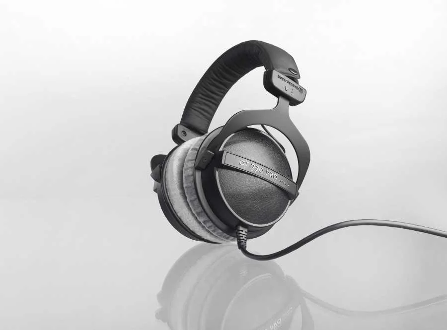 BEYERDYNAMIC DT 770 PRO AUSCULTADORES COM FIOS FI.