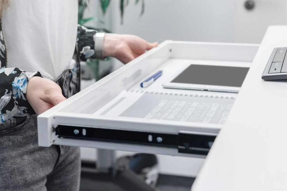 Digitus Schreibtisch 120x60 Elektr.,Usb-Lade.+Schublade Weiß (Speditionsversand)
