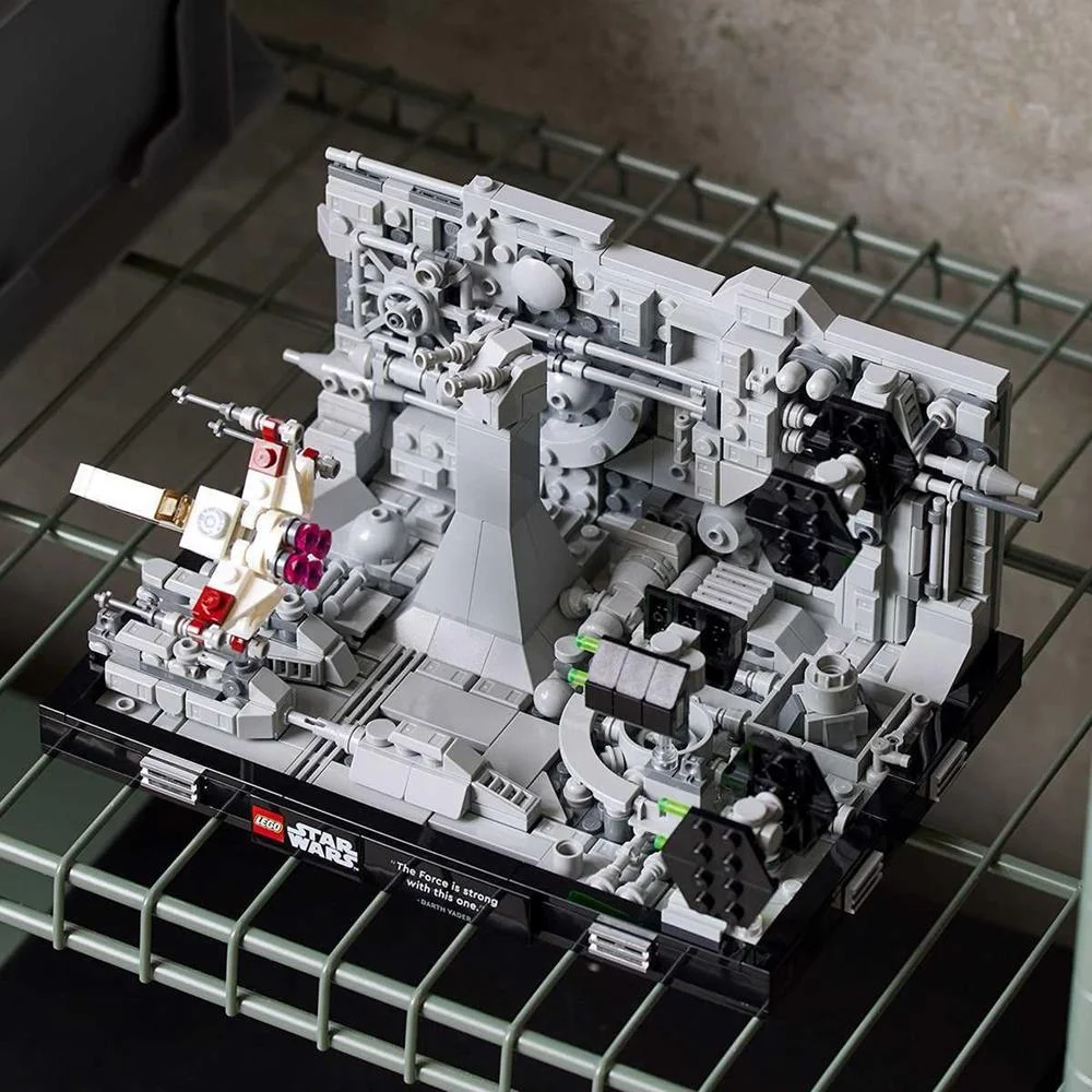 Lego Star Wars Death Star Trench Run Diorama (75329)