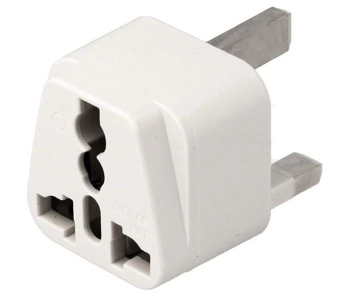 Adaptador de Red Macho Uk  a Hembra Universal