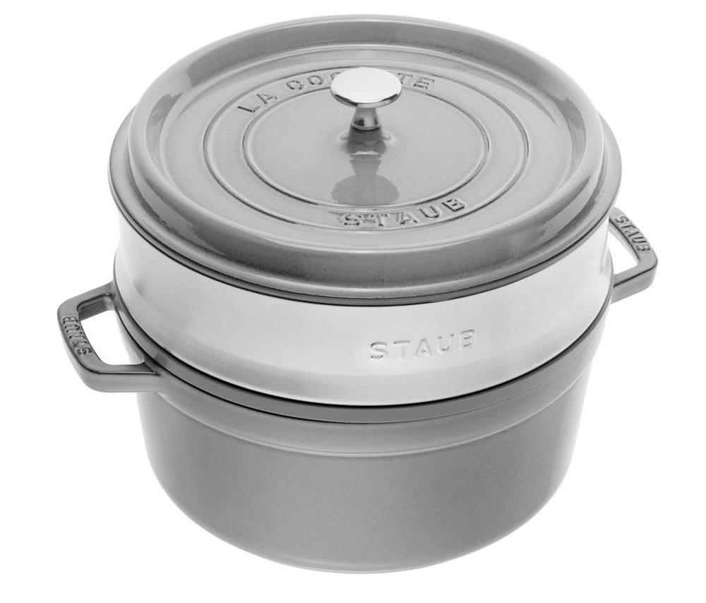 Panela redonda de ferro fundido com inserto Staub.