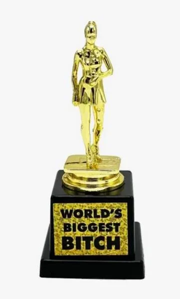 Mad Monkey - TROFÉU "A Maior Vadia do Mundo"