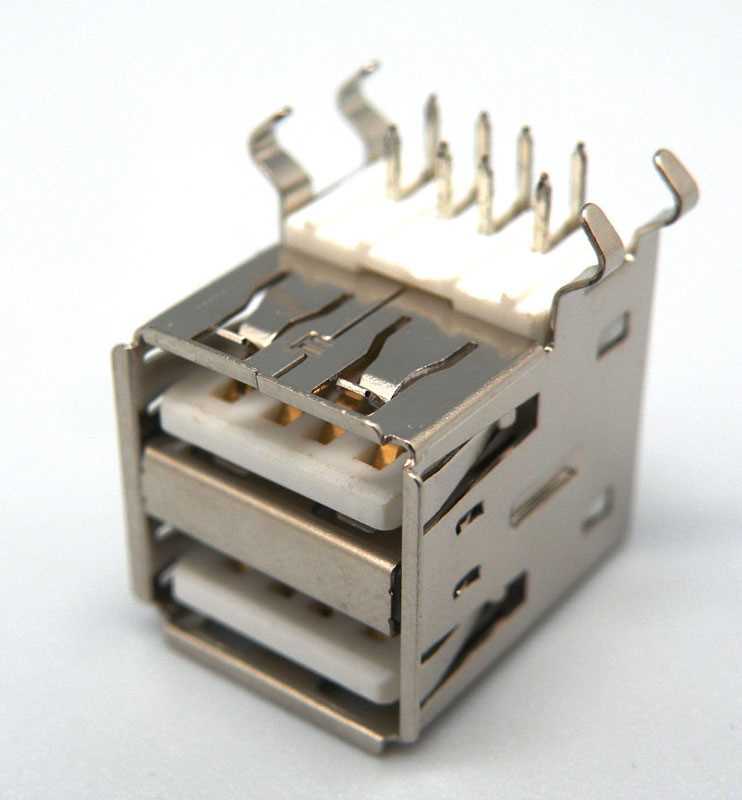 Doble Usb-A, Hembra C.I., Blindado
