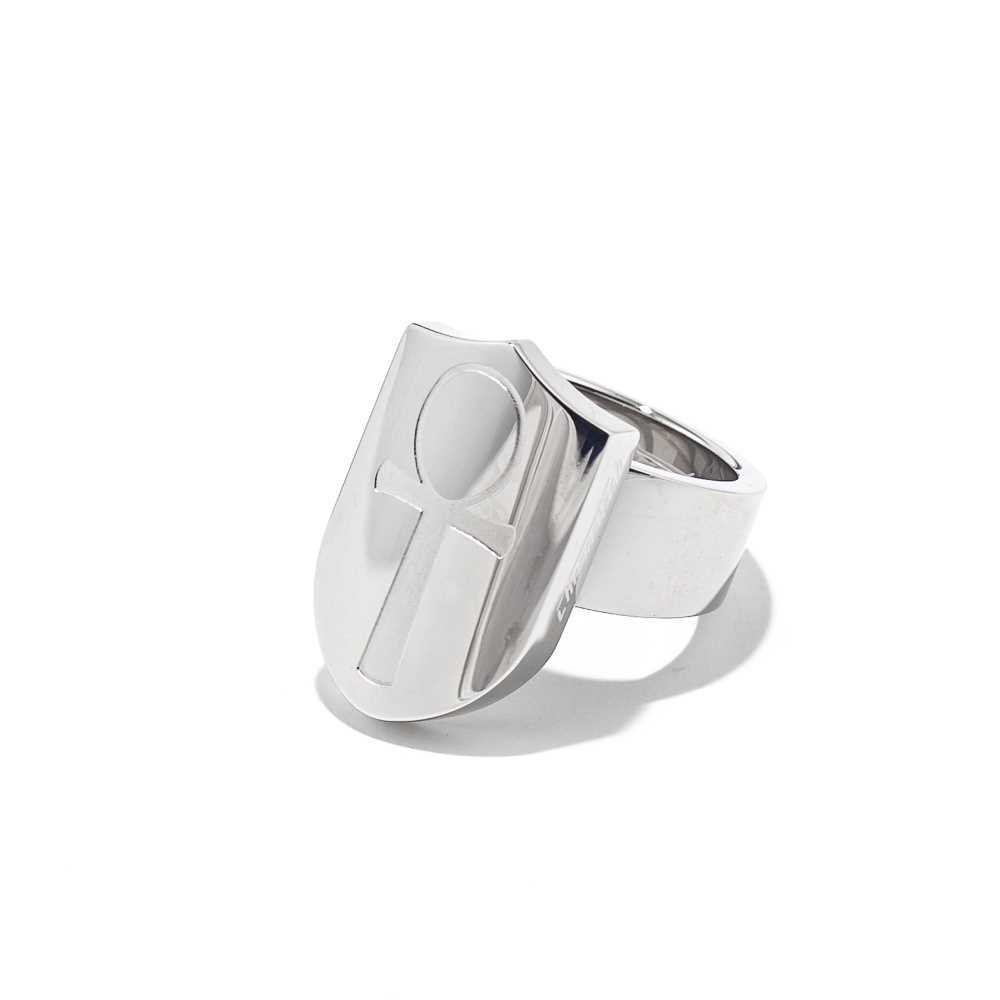 RINGCHRONOTECHWOMAN
