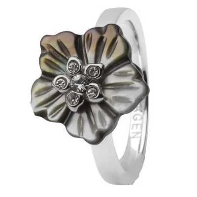 RINGSKAGENWOMAN