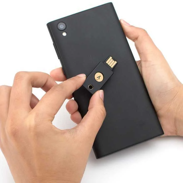 YUBICO YUBIKEY 5 NFC