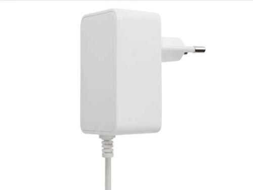 Carregador Compacto com Conector Usb Tipo C - 5 V.
