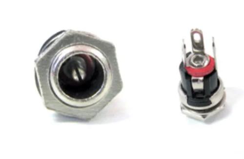 HEMBRA PARA ALIMENTACION CON INTERRUPTOR 2X5.5MM