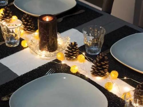 Microlight LED - Metal Braid - 10 M - 90 Warm White Lamps - Transparent Wire - 3.6 V
