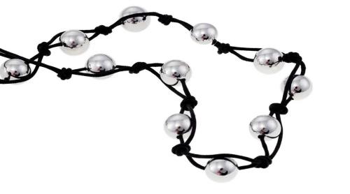 CHOKERCRISTIAN LAYWOMAN