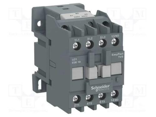 Contator: 3 Polos; No X3; Contatos Auxiliares: No; 220vac; 9a; 690v